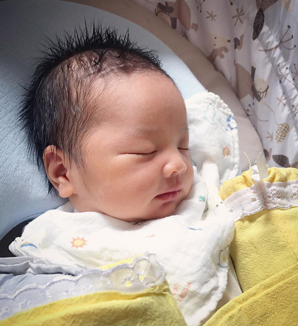 Hotmom 8x lần đầu kể chuyện 5 ngày amp;#34;trực chiếnamp;#34; ăn cơm bệnh viện chờ sinh con thứ 3 - 7