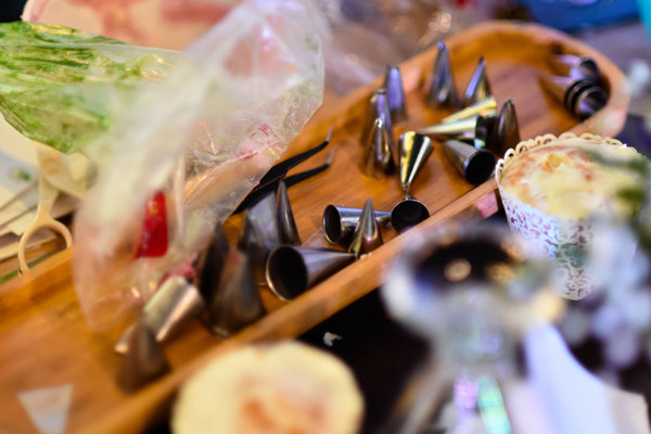 Bà mẹ amp;#34;cựu sinh viên NEU” mách cách tự bắt hoa kem bơ thần thánh để amp;#34;càiamp;#34; lên bánh - 8