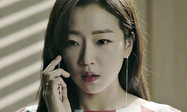 Mẹ chồng lắp camera trong nhà, hốt hoảng khi phát hiện sự thật về con dâu - 1