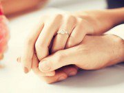 Eva Yêu - Bi hài thanh niên định cầu hôn bằng cách nhét nhẫn vào bánh nhưng lại bị bạn gái nuốt trôi