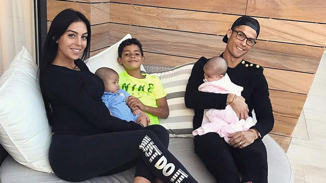 Bạn gái cũ toàn siêu mẫu, diễn viên, amp;#34;sát thủ tình trườngamp;#34; Ronaldo lại amp;#34;đổ gụcamp;#34; bên nàng Lọ Lem - 10