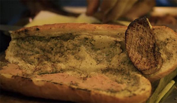 Có gì bên trong ổ bánh mì 2,2 triệu đồng khiến các tín đồ ẩm thực Sài thành xôn xao - 4