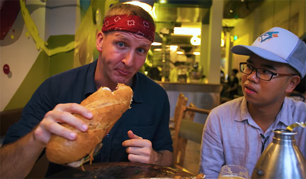 Có gì bên trong ổ bánh mì 2,2 triệu đồng khiến các tín đồ ẩm thực Sài thành xôn xao - 11