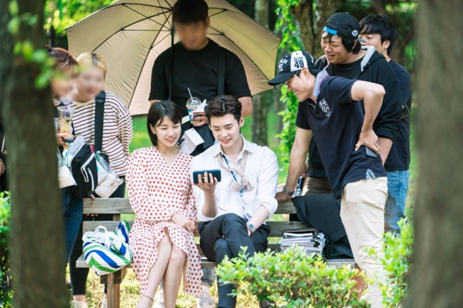 Fan phát hiện Bae Suzy đăng hình gợi cảm 1 tiếng trước khi công bố chia tay Lee Min Ho - 5