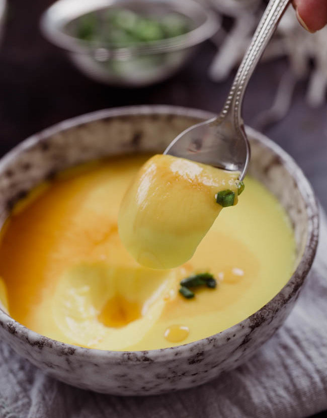 Trứng hấp bổ dưỡng, thơm ngon mềm tan như bánh flan - 5