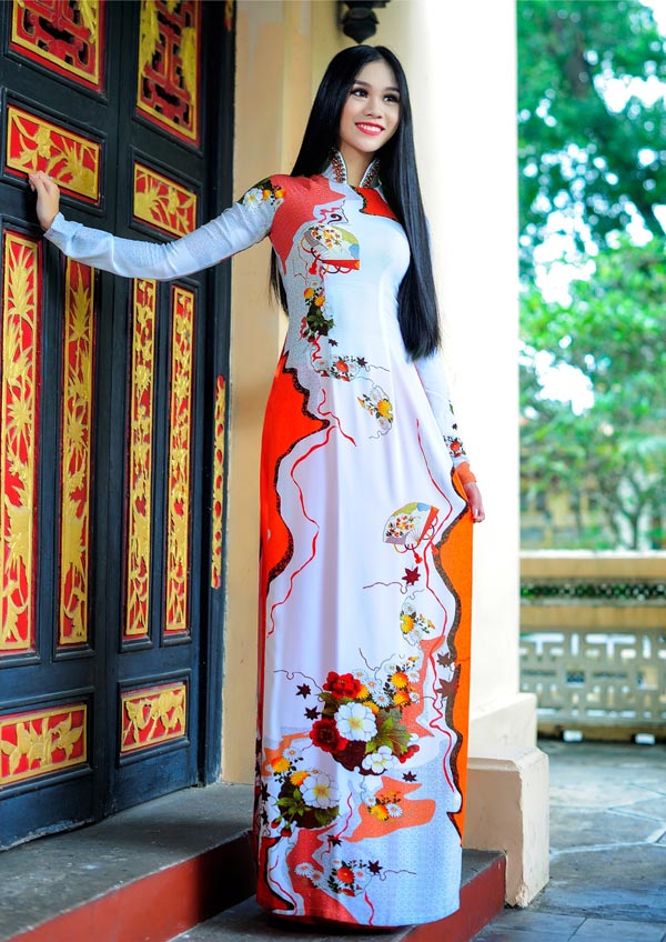 Vẻ đẹp đầy lôi cuốn của hội họa trên chiếc áo dài - 5