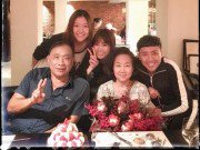 Làng sao - Mẹ Trấn Thành xúc động trước tiệc sinh nhật bất ngờ được con dâu Hari Won tổ chức