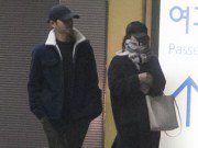 Làng sao - Chẳng nắm tay nắm chân, Song Joong Ki và Song Hye Kyo về nước "mặt lạnh như tiền"