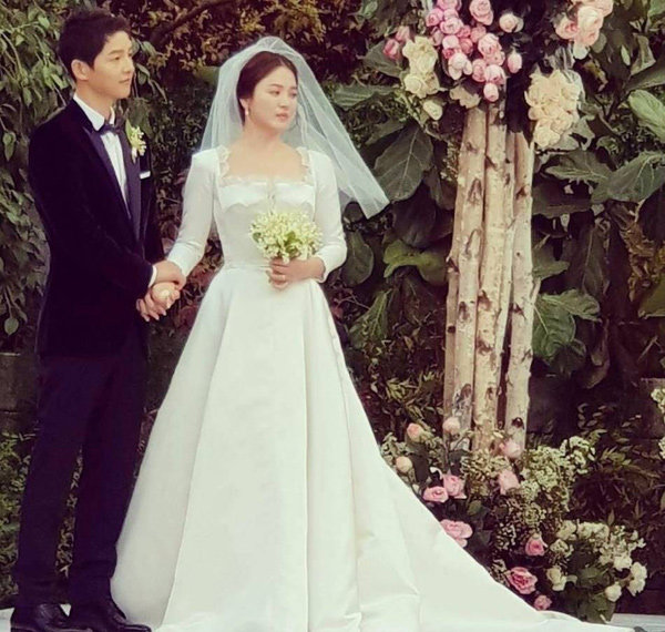 Ngôi sao 24/7: Không khen con trai, bố chồng Song Hye Kyo chỉ thích khen con dâu - 2