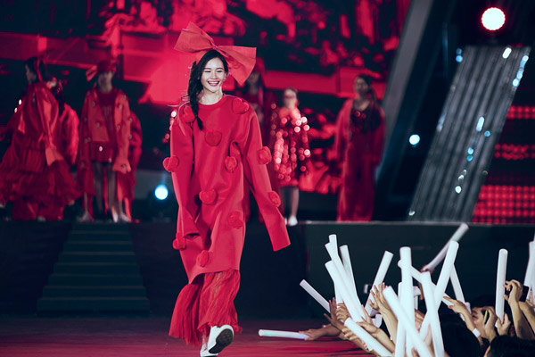 Những BST làm nức lòng tín đồ Sài thành trong đại tiệc thời trang - âm nhạc ngoài trời - 10