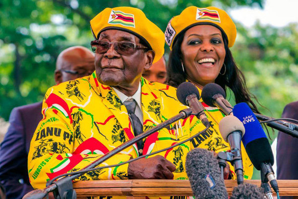 Choáng với sở thích ‘đốt tiền’ vào mua sắm của đệ nhất phu nhân Tổng thống Zimbabwe - 2