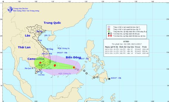 Bão số 14 giật cấp 11 cách bờ biển Nam Trung Bộ 450km, đêm nay nhiều nơi có mưa to - 1