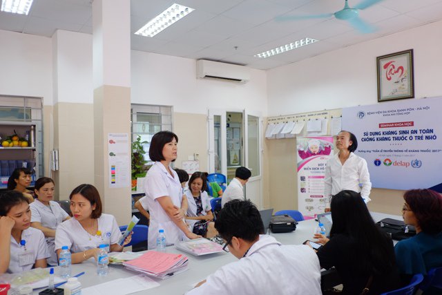 Trẻ bị đe doạ tính mạng do thói quen dùng kháng sinh chữa mọi bệnh của cha mẹ - 1