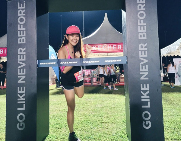 Mang thai 2 tháng vẫn thi chạy gần 50km, bà mẹ xinh đẹp khiến chị em ngưỡng mộ hết nấc - 1