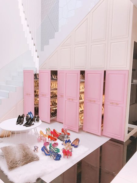 Hé lộ tủ giày khủng trong biệt thự triệu đô của amp;#34;Nữ hoàng nội yamp;#34; Ngọc Trinh - 6