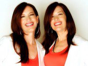 Tin tức - Lời tiên tri "lạnh gáy" về năm 2018 của cặp chị em sinh đôi ngoại cảm người Mỹ