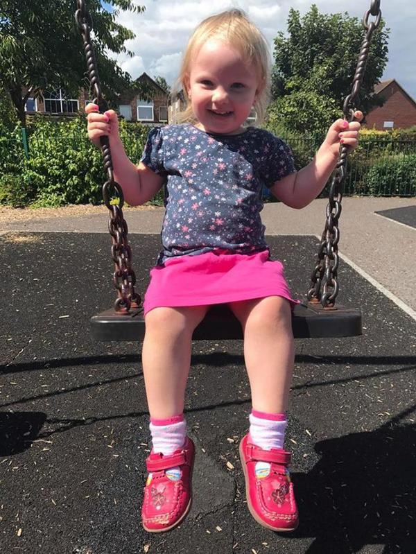 Tưởng chỉ là vết mèo cào thông thường, mẹ amp;#34;hết hồnamp;#34; khi con phải vào viện cấp cứu - 1