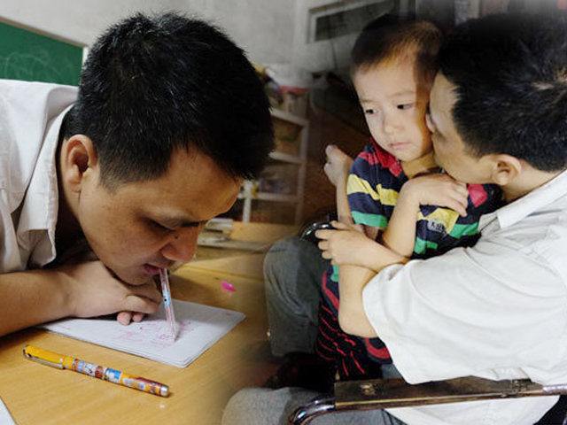 Thầy giáo viết chữ bằng miệng: Giờ đây con trai là đôi chân, đôi tay của tôi