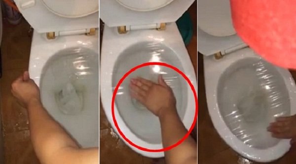 Bất ngờ với mẹo thông tắc bồn cầu cực nhanh chỉ dùng... băng dính - 1