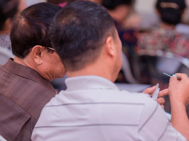 Người dân Hà Nội được sàng lọc ung thư đại trực tràng miễn phí - 5