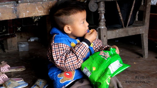 Vợ mất khi đang mang thai, ông bố Hưng Yên “gà trốngamp;#34; gồng mình nuôi 8 con thơ - 6