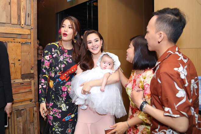 Trương Ngọc Ánh hội ngộ chồng cũ trong tiệc sinh nhật con gái 9 tuổi - 6