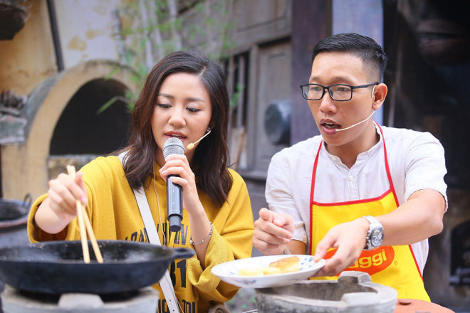 Gia đình Hồng Đăng và Bảo Thanh thưởng thức món ngon trong amp;#34;Bữa cơm nhà miền Bắc xưa và nayamp;#34; - 10