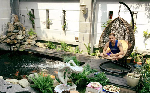 Hồ cá Koi bạc tỷ đẹp đến từng chi tiết của Cao Thái Sơn - 2