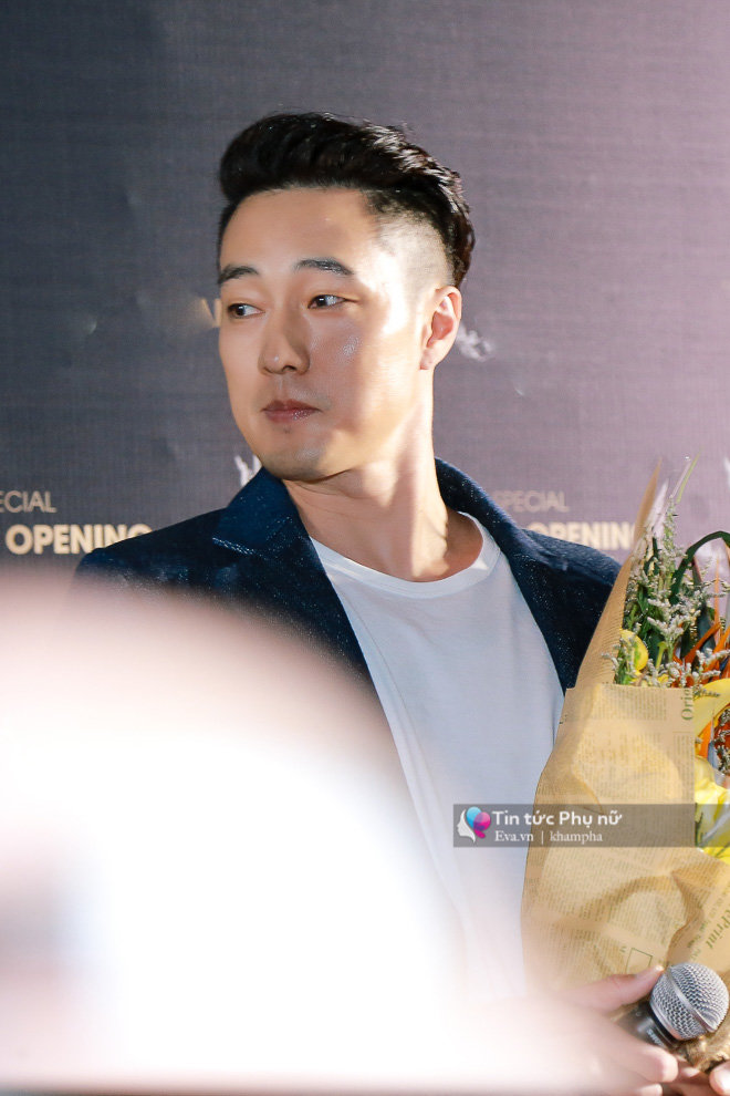 Chùm ảnh So Ji Sub tại Việt Nam: Bảnh bao trong kiểu tóc mới, điển trai đến khó tả! - 9
