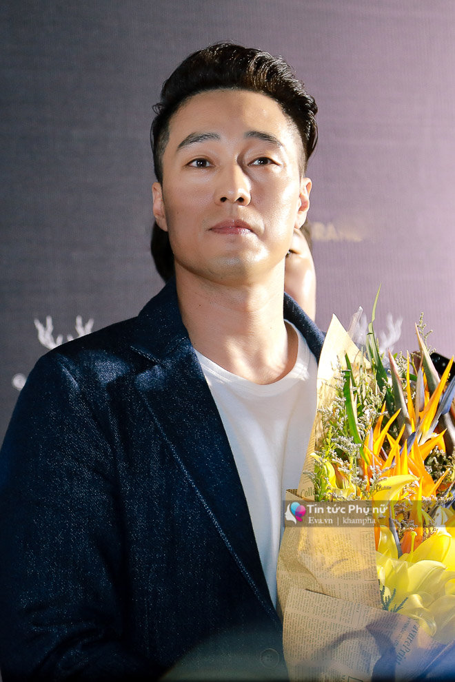 Chùm ảnh So Ji Sub tại Việt Nam: Bảnh bao trong kiểu tóc mới, điển trai đến khó tả! - 5