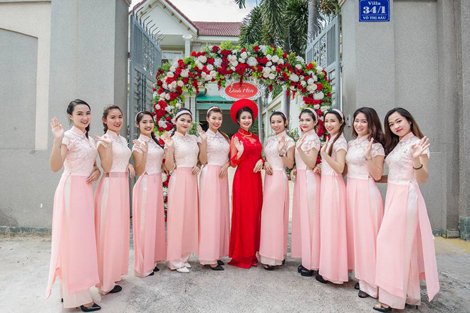 Cô dâu cùng dàn bê tráp nổi rần rần sau một đêm nhờ clip nhảy amp;#34;Cô Ba Sài Gònamp;#34; - 6