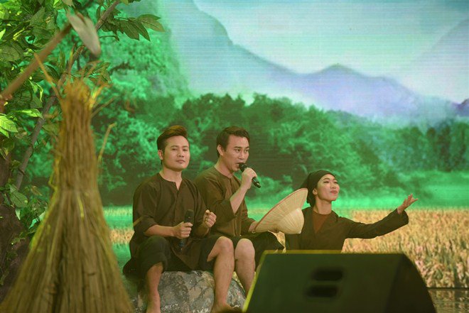 Phì cười với cảnh amp;#34;trai béoamp;#34; Quang Lê hoảng hốt bị lừa đi trên cầu khỉ - 13