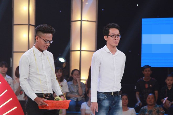 Thách thức danh hài: Anh xe ôm đen nhẻm, chân chất amp;#34;đè bẹpamp;#34; mọi gái xinh, trai đẹp - 18