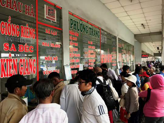 Bến xe Miền Tây: Giá vé xe Tết tăng 40%-60% - 1