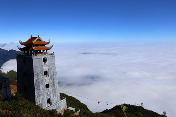 Bất ngờ cảnh sương muối, băng tuyết phủ trắng trên đỉnh Fansipan - 8