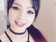 Eva Yêu - Bị bạn trai "đá" đúng lễ Tình nhân, cô gái thẳng tay đốt luôn nhà người yêu