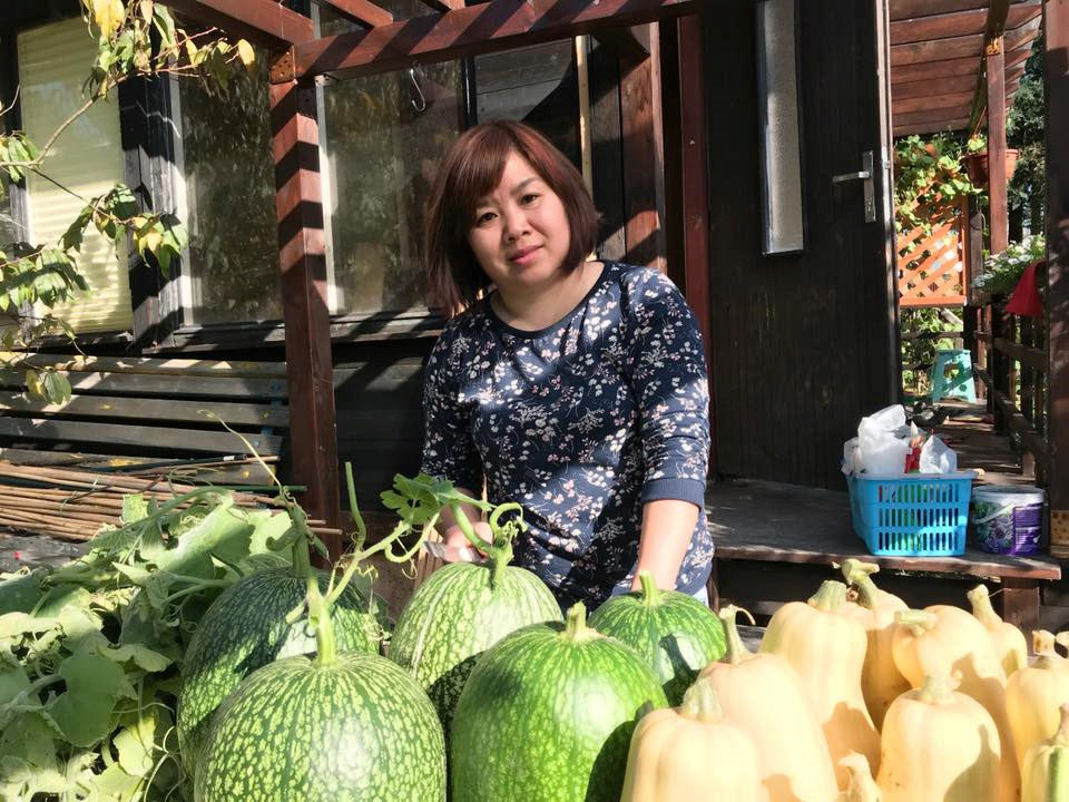 Những khu vườn cây trái sai trĩu trịt đáng ngưỡng mộ của ông bố bà mẹ Việt ở trời Tây - 14