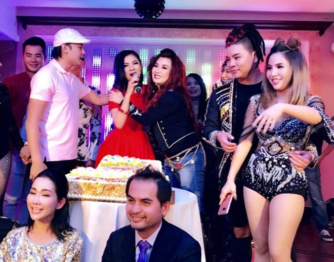 Sao Việt 24h: Bạn trai MC Hoàng Linh được bố mẹ vợ tương lai đối xử đặc biệt - 11