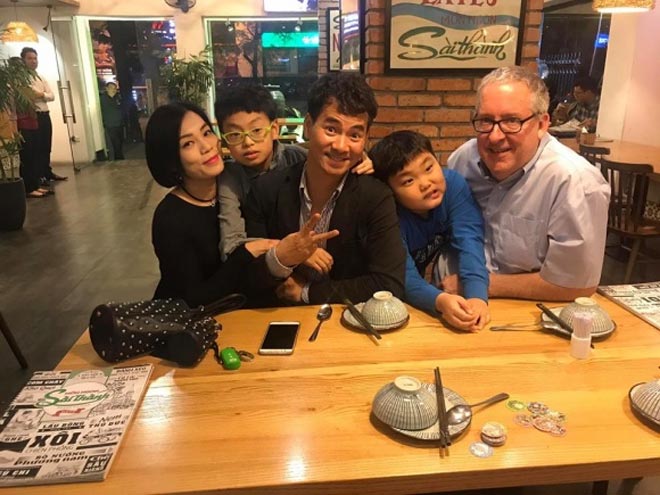 Sao Việt 24h: Bạn trai MC Hoàng Linh được bố mẹ vợ tương lai đối xử đặc biệt - 9