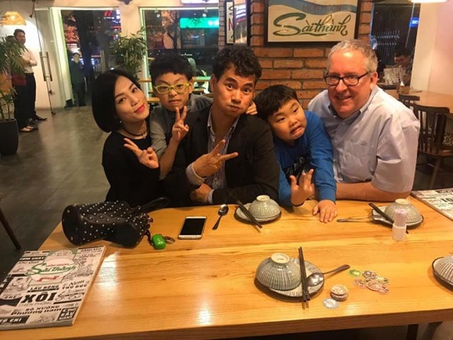 Sao Việt 24h: Bạn trai MC Hoàng Linh được bố mẹ vợ tương lai đối xử đặc biệt - 10