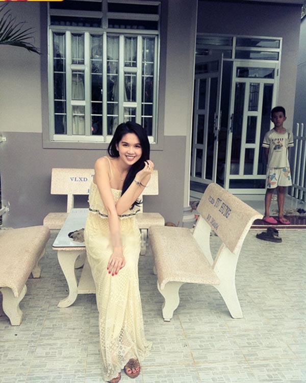 Bất ngờ với những căn nhà ở quê đơn sơ trái ngược với nhà tiền tỷ của sao Việt - 2