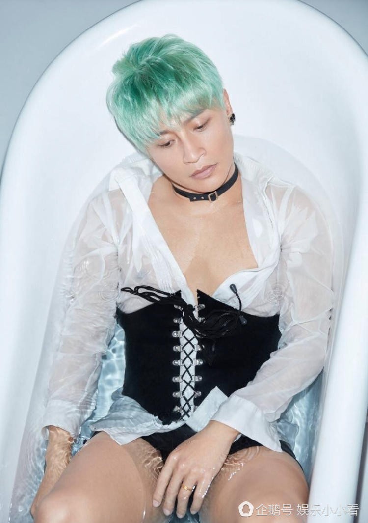 Chán diện đồ hở, amp;#34;Nhĩ Tháiamp;#34; Trần Chí Bằng mặc hẳn áo lông đi sự kiện - 6