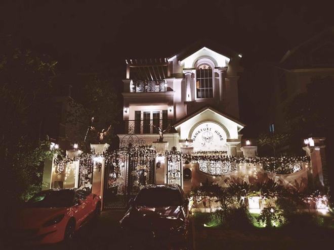 biet thu trieu do cua di bang trang tri giang sinh ruc ro - 2