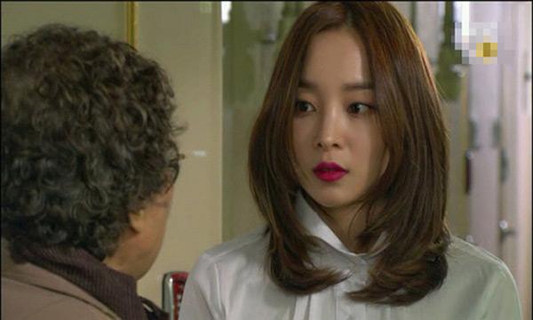 Có ai như mẹ chồng tôi, cho tiền con dâu bảo đi thẩm mỹ để giữ chặt con trai - 1