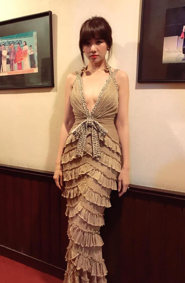 Dù chân ngắn, Hari Won vẫn không lép vế trước HH Kỳ Duyên và Minh Triệu khi đụng váy - 4