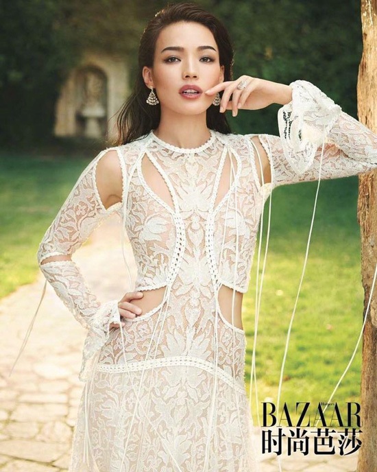 Hiếm có ngôi sao nào ngực lép mà chịu khó khoe như Thư Kỳ! - 14