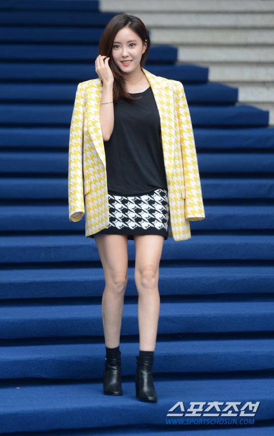 Mặc trời rét căm căm, Sao Hàn vẫn quyết khoe cơ thể - 14