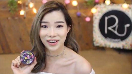 Mỹ phẩm kiềm dầu nào đang khiến hàng loạt beauty blogger “phát cuồng”? - 1