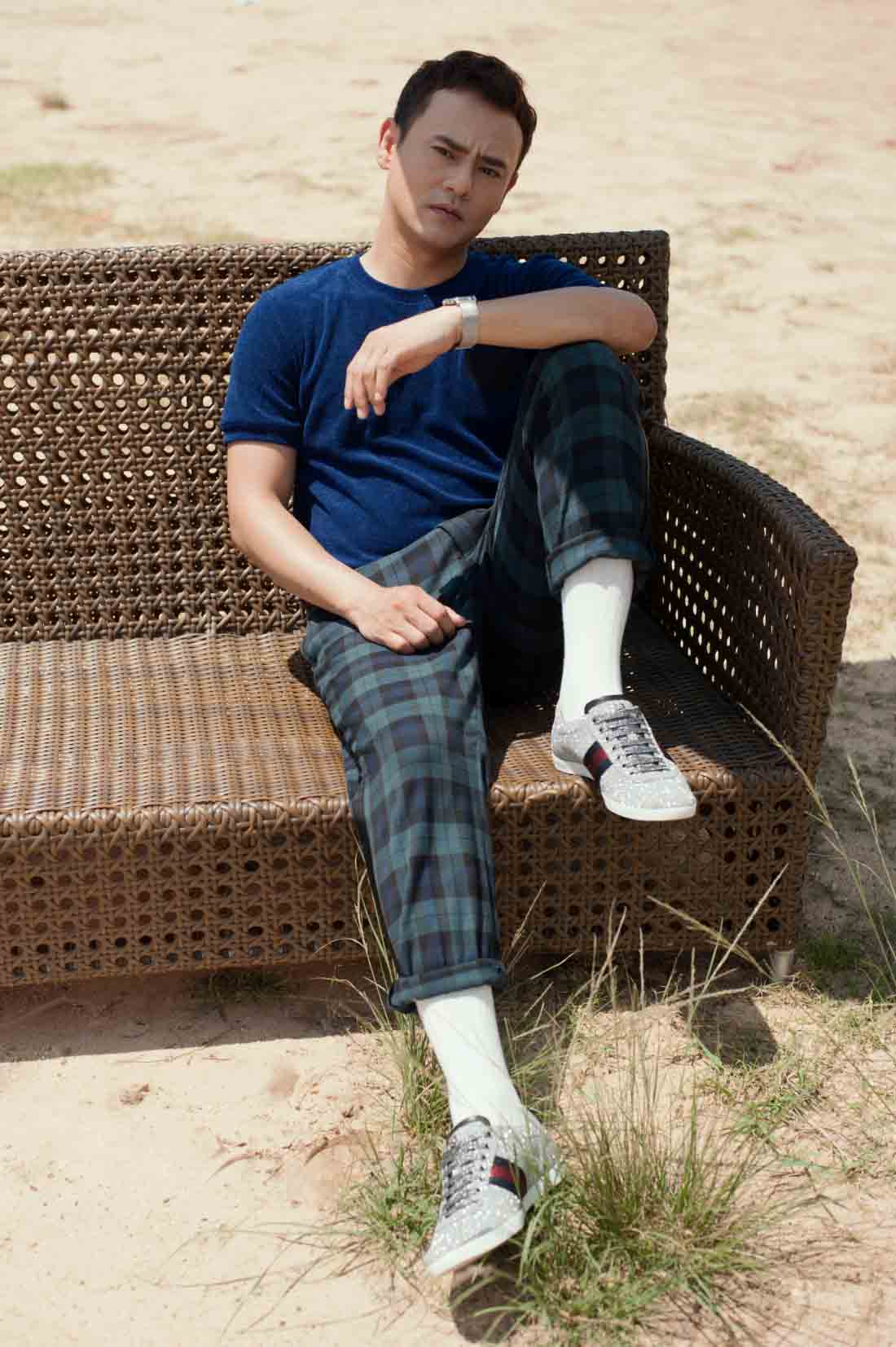 Rũ bỏ hình ảnh quý ông lịch lãm, Ưng Đại Vệ trẻ trung đến ngỡ ngàng - 1