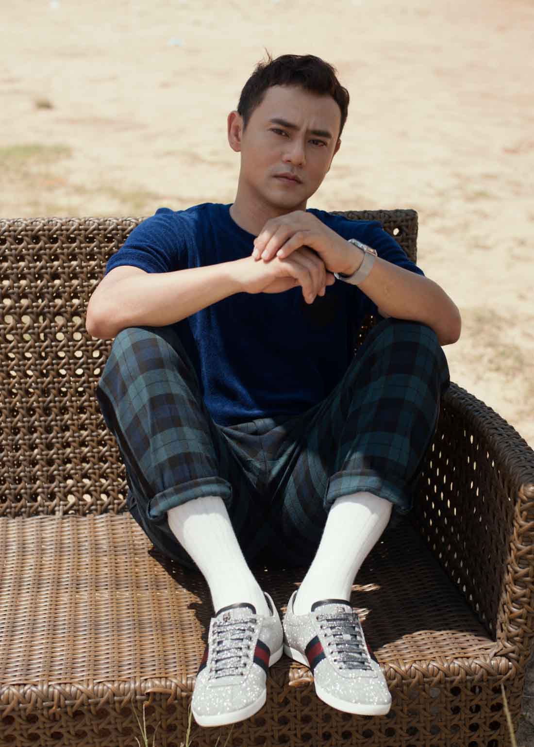 Rũ bỏ hình ảnh quý ông lịch lãm, Ưng Đại Vệ trẻ trung đến ngỡ ngàng - 2